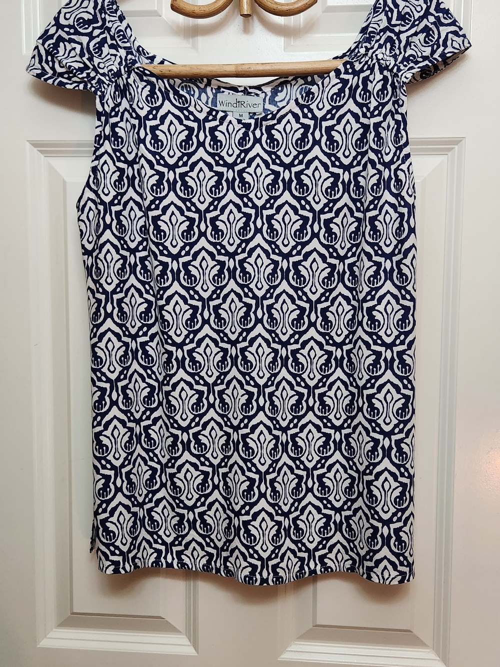WindiRiver Brand, Navy and White Patterned, Women's Cap Sleeve Top. M.